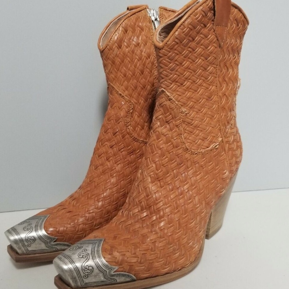 Free People tan Woven Brayden Boot. Size 39. Worn once